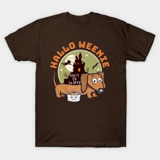 Funny and Cute Doxie Dachshund Dog going Trick or Treating on Halloween Don't Be Scared with a Witch and Haunted House getting Candy T-Shirt